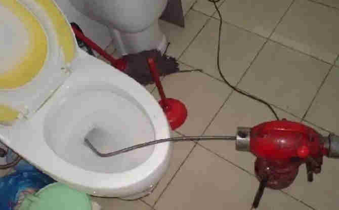 红原马桶通下水